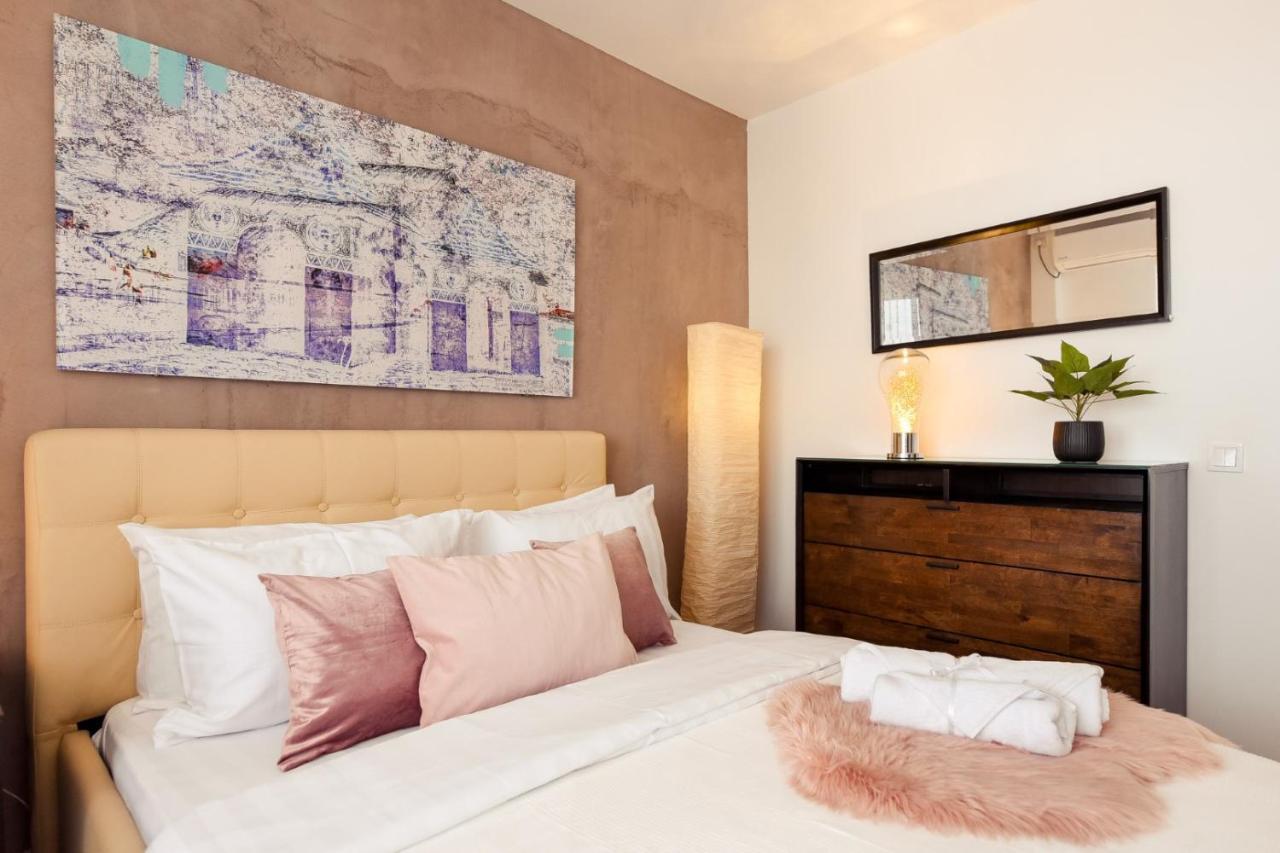 New - Elegant Duplex With Amazing View & Balcony - Homey Residence Bucarest Esterno foto